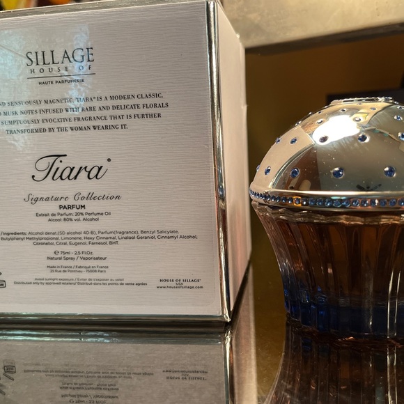 📍SOLD📍Tiara by House of Sillage. Full with box - Picture 2 of 4